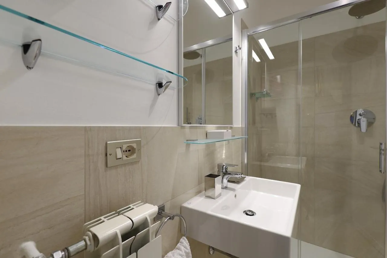 Contempora Apartments - Elvezia 8 - E51 Milan 0*,  Italy